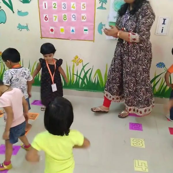 How to teach kids at nursery schools
